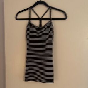 Lululemon Striped Black and White tank size 6 pet free smoke free home